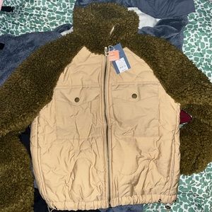 Sherpa jacket from universal threat brand new never worn.